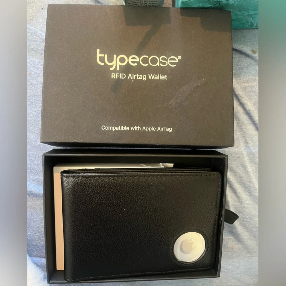 *BRAND NEW/ UNUSED 🆕* Typecase RFID Airtag Wallet WITH Apple Airtag